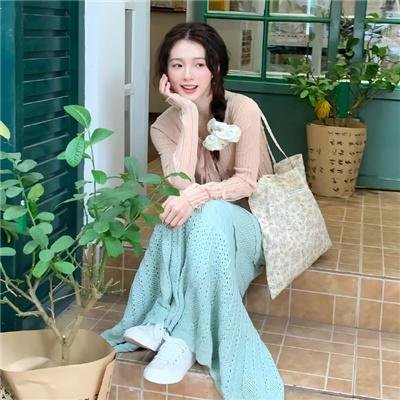 师恩如山，春晖四方